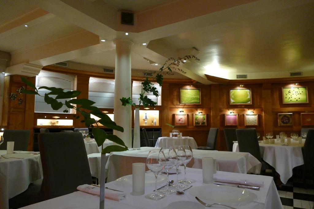 Logis Hotel Le France Villers-le-Lac Luaran gambar