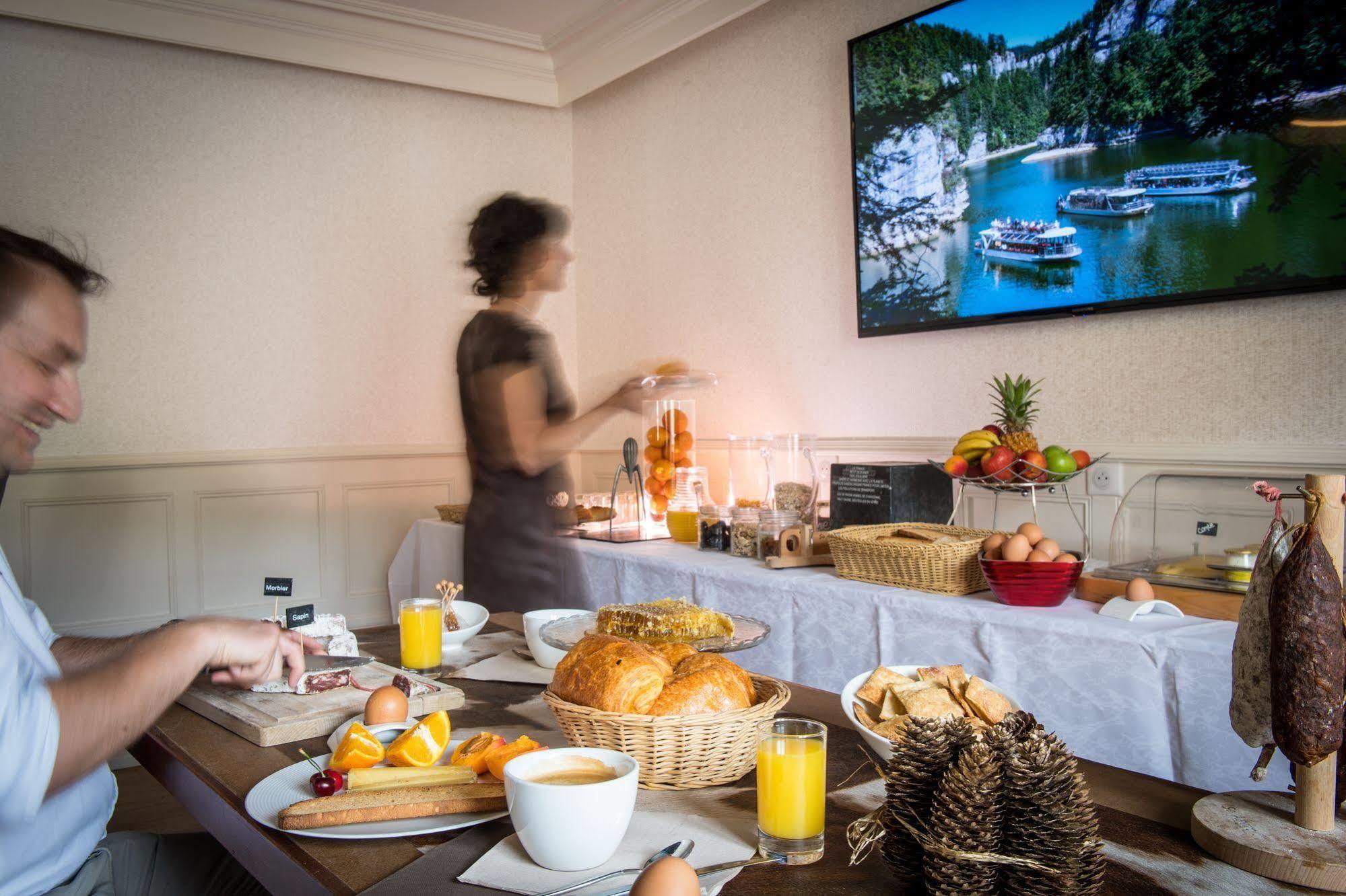 Logis Hotel Le France Villers-le-Lac Luaran gambar